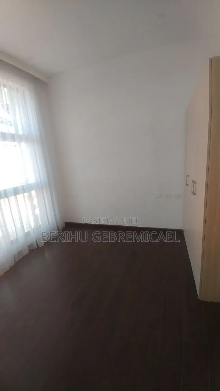 3bdrm Villa in አዲሱ ገበያ, Gullele for rent