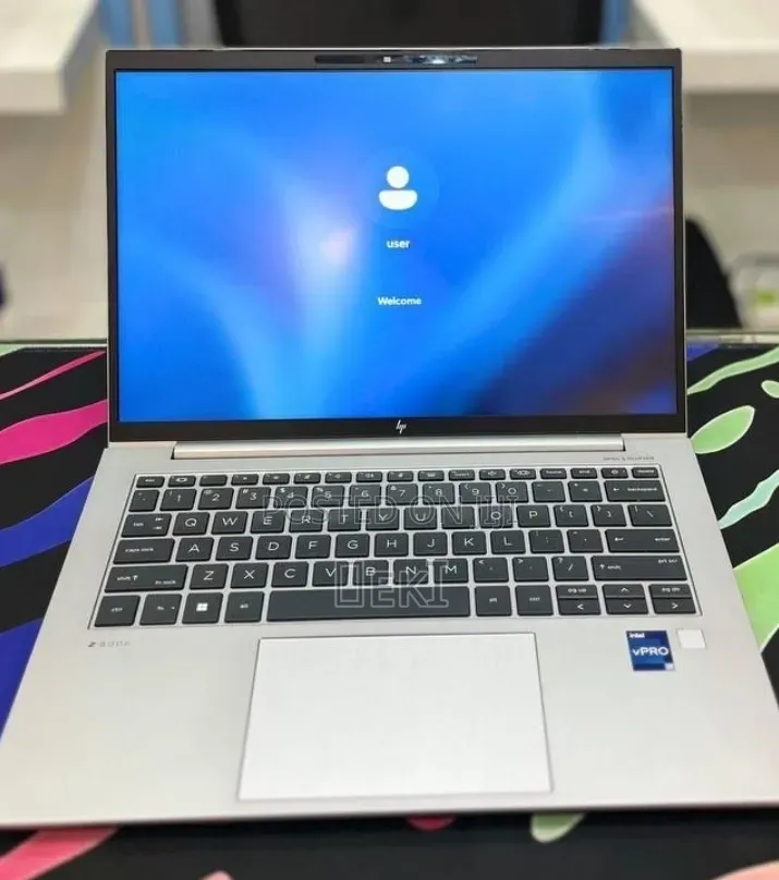 New Laptop HP ZBook Firefly 14 G10 16GB Intel Core i7 SSD 512GB