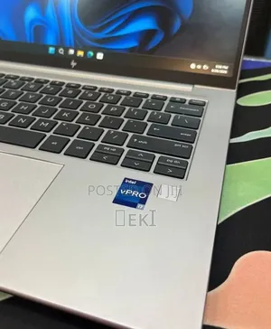 New Laptop HP ZBook Firefly 14 G10 16GB Intel Core i7 SSD 512GB