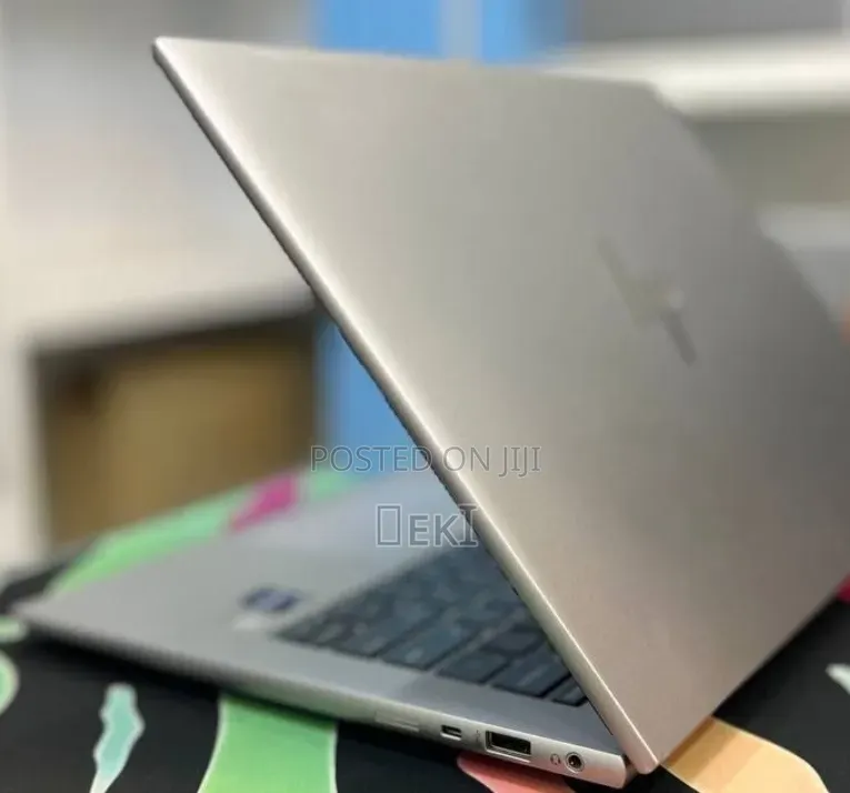 New Laptop HP ZBook Firefly 14 G10 16GB Intel Core i7 SSD 512GB