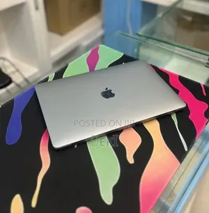 New Laptop Apple MacBook Pro 2020 M1 8GB Apple M1 SSD 256GB