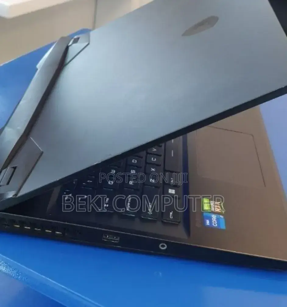 New Laptop MSI GP75 Leopard 16GB Intel Core i7 SSD 1T