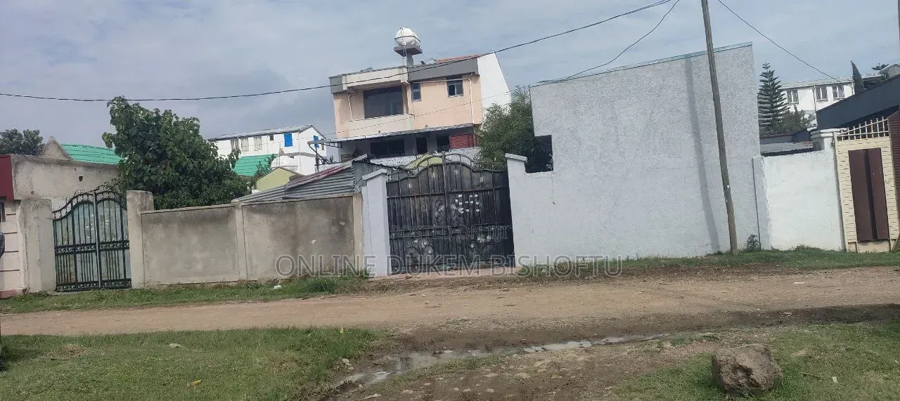 Furnished 8bdrm House in Bishoftu Dukem, Oromia-Finfinne for sale