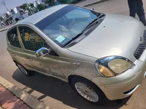 Toyota Vitz 2004