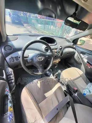 Toyota Vitz 2004