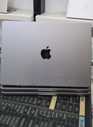 New Laptop Apple MacBook Pro 2020 M1 32GB Apple M1 Pro SSD 512GB