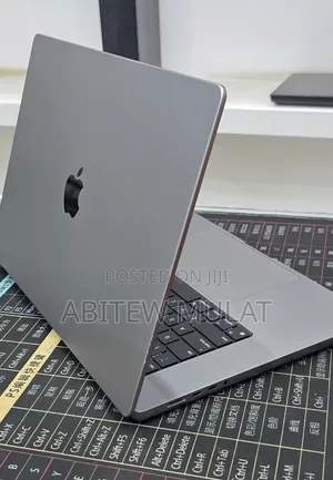 New Laptop Apple MacBook Pro 2021 M1 Max 32GB Apple M1 Max SSD 1T