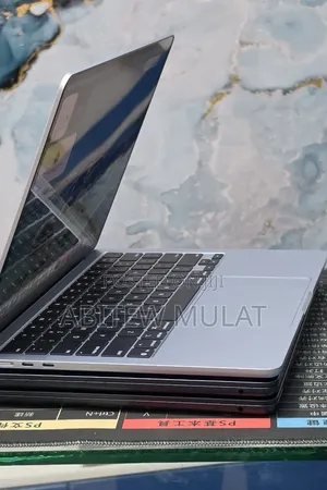 New Laptop Apple MacBook Air 2025 M4 16GB Apple M4 SSD 256GB