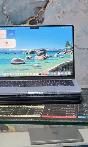 New Laptop Apple MacBook Air 2025 M4 16GB Apple M4 SSD 256GB