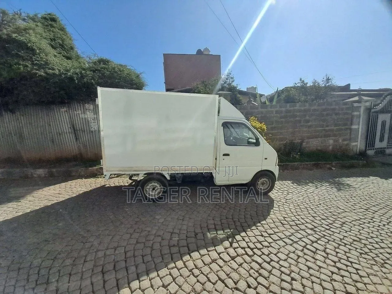 Suzuki Contener Rent