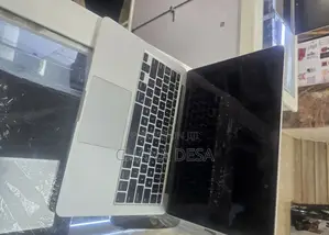 New Laptop Apple MacBook Pro 2015 8GB Intel Core i5 SSD 256GB