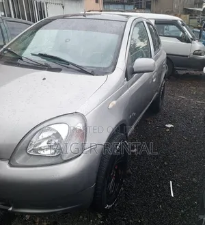 Toyota Vitz Rent