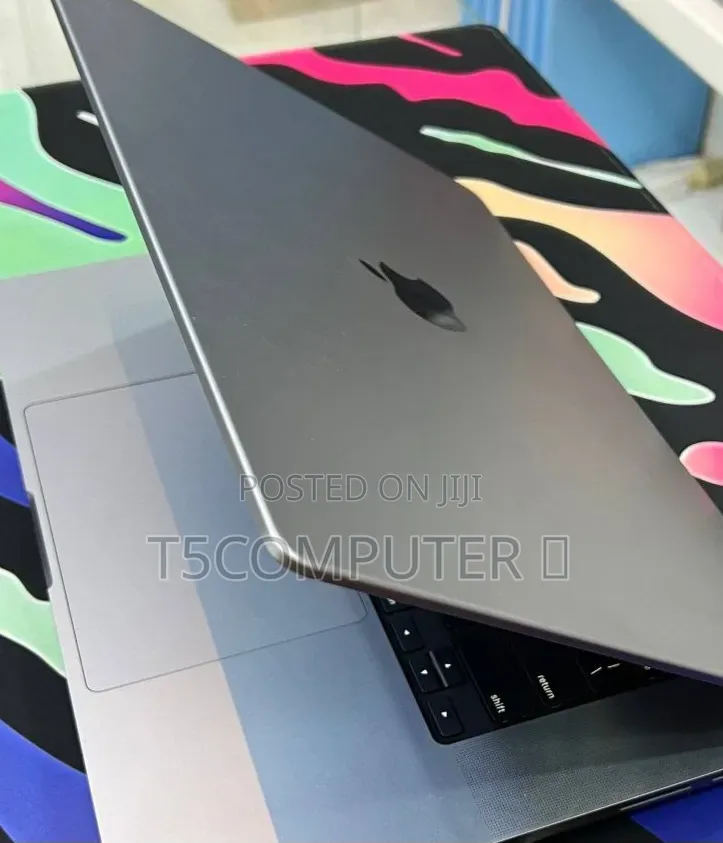 New Laptop Apple MacBook Pro 2021 M1 32GB Apple M1 Pro SSD 512GB