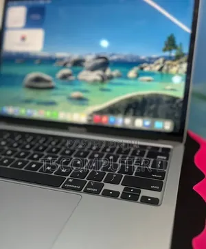 New Laptop Apple MacBook Pro 2021 M1 8GB Apple M1 SSD 256GB
