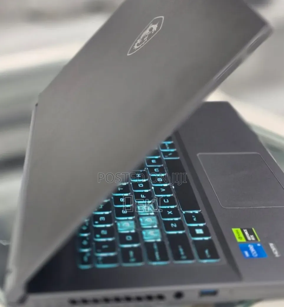 New Laptop MSI GS65 Stealth Thin 8RE 16GB Intel Core i5 SSD 1T