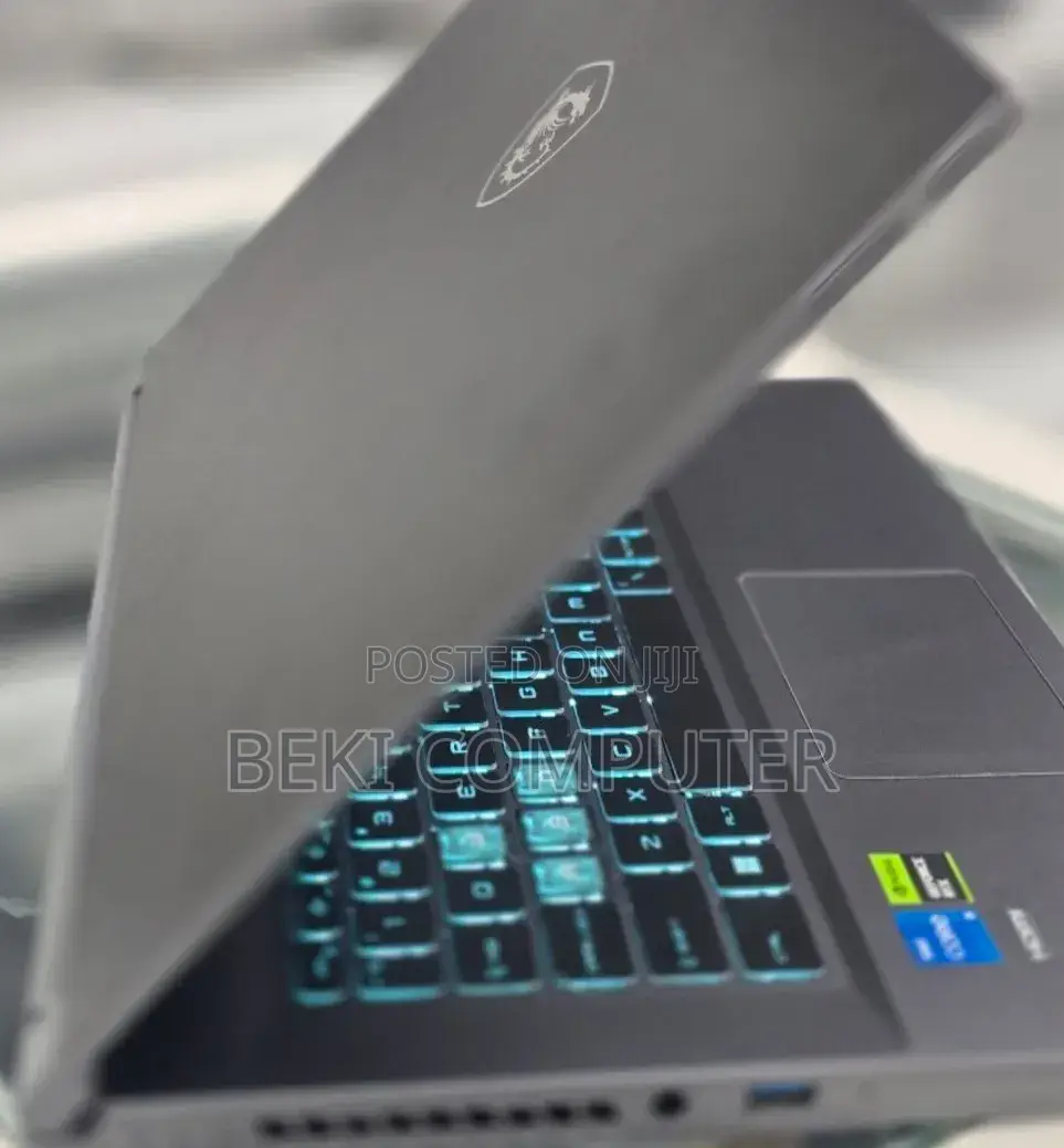 New Laptop MSI GS65 Stealth Thin 8RE 16GB Intel Core i5 SSD 1T