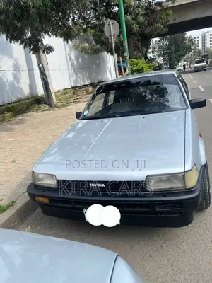 Toyota Corolla 1986 Silver