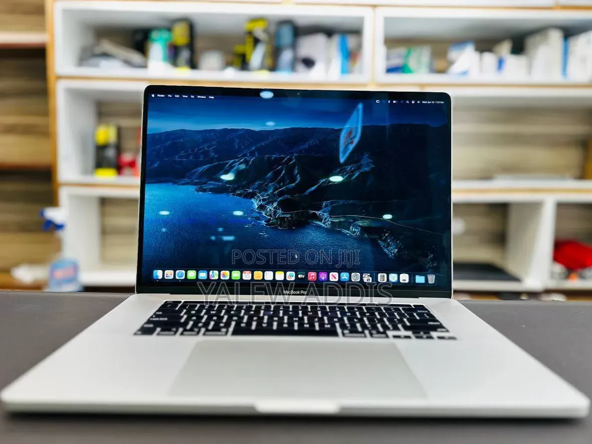 New Laptop Apple MacBook Pro 2019 32GB Intel Core i9 SSD 512GB
