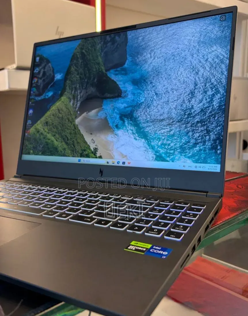 New Laptop Acer Nitro V 16 16GB Intel Core i7 SSD 1T