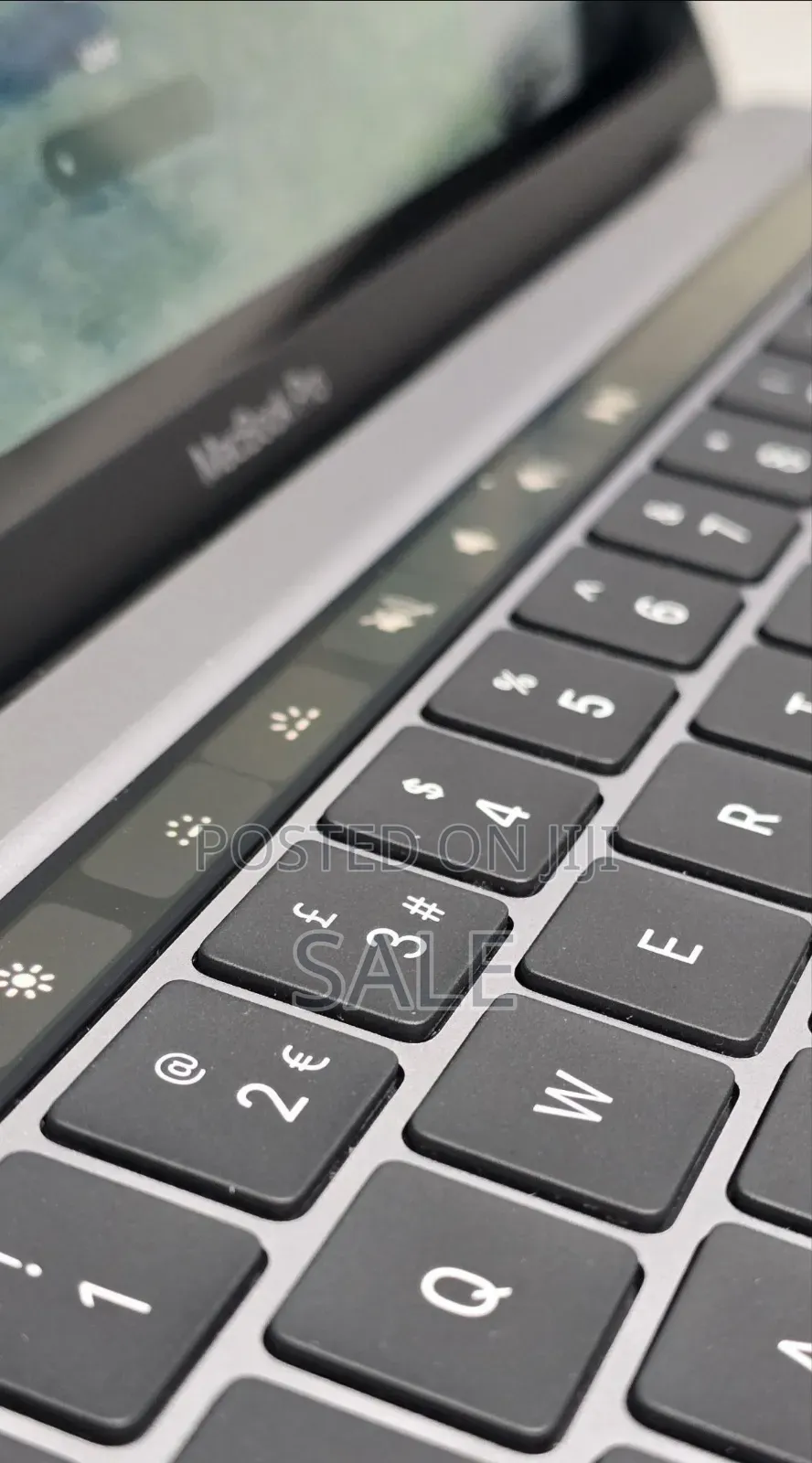 New Laptop Apple MacBook Pro 2020 M1 8GB Apple M1 Pro SSD 512GB