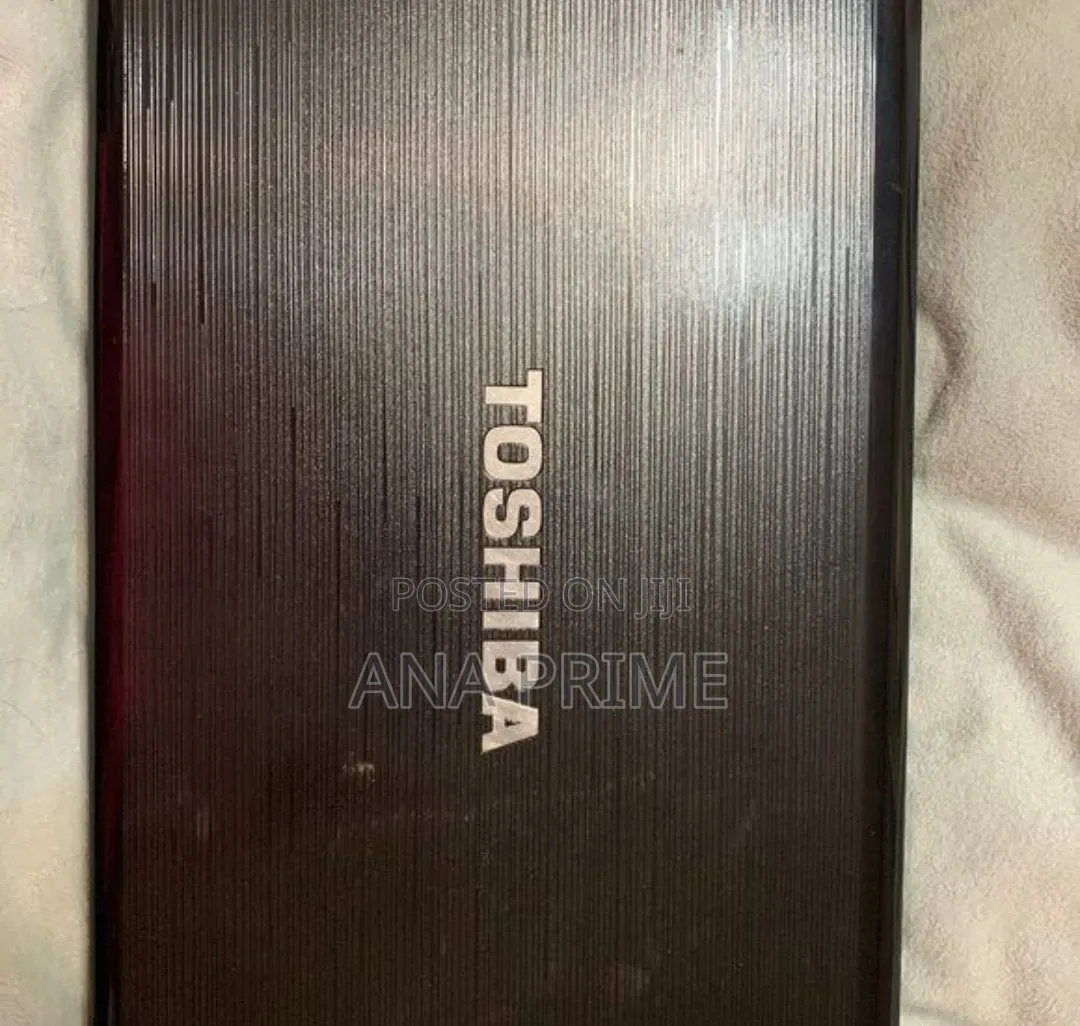 Laptop Toshiba Satellite C665 6GB Intel Core 3 HDD 500GB