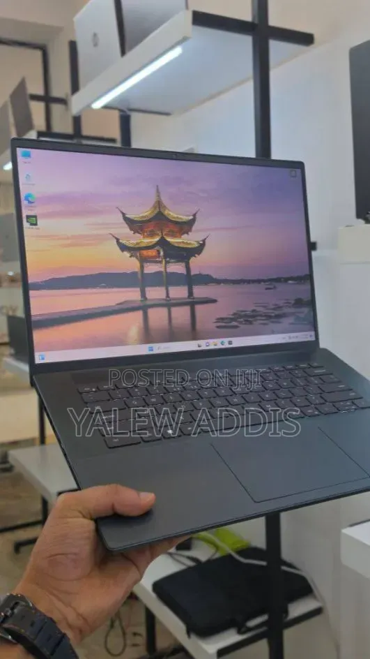 New Laptop Dell Inspiron 15 16GB Intel Core i7 SSD 512GB