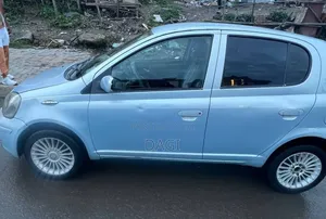 Toyota Vitz 2004 Blue