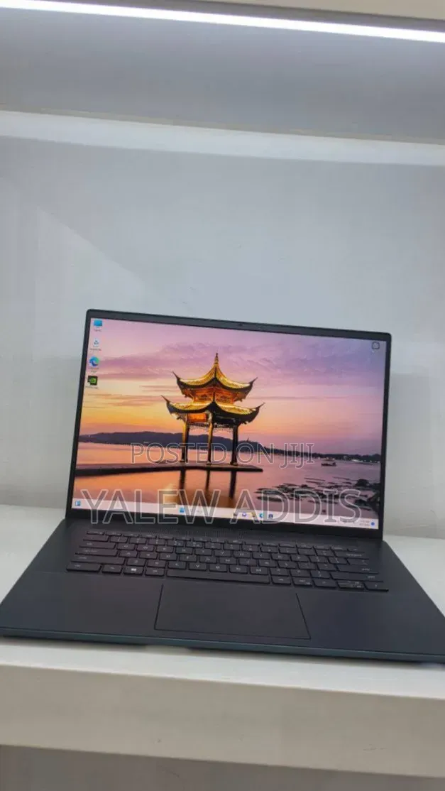 New Laptop Dell Inspiron 15 16GB Intel Core i7 SSD 512GB