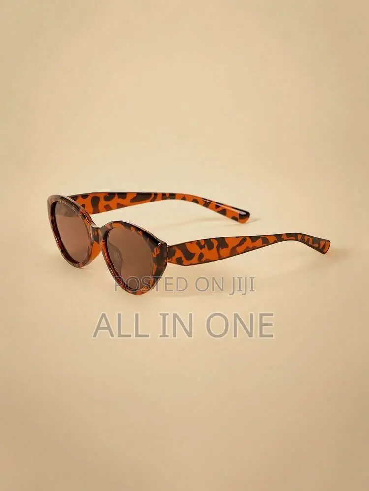 Leopard Oval Women’s Sunglasses