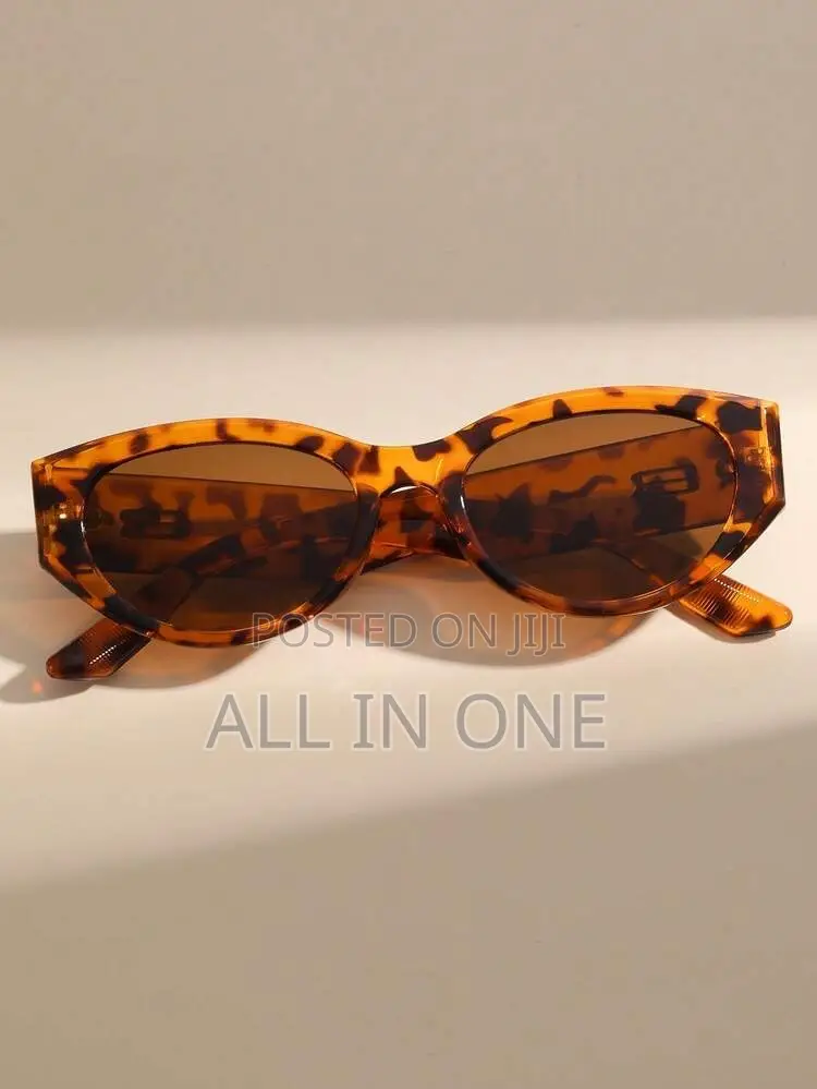 Leopard Oval Women’s Sunglasses