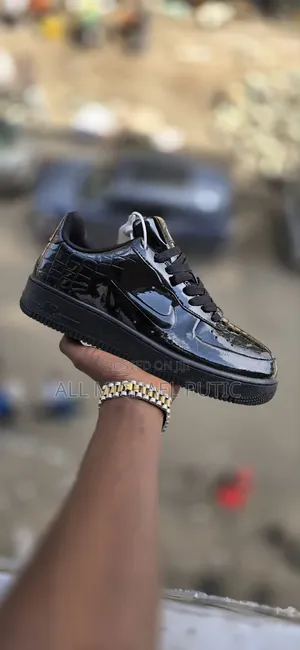 Nike Airforce 1 Shiny Black
