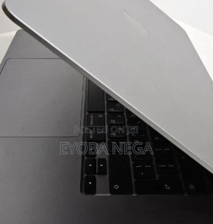 Laptop Apple MacBook Air 2024 M3 8GB Apple M3 SSD 512GB