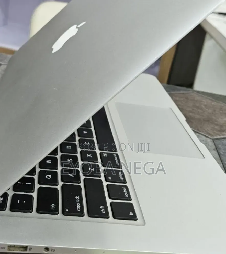 Laptop Apple MacBook Air 2017 8GB Intel Core i5 SSD 256GB
