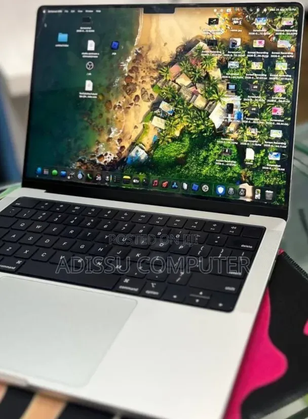 New Laptop Apple MacBook Pro 2023 M3 16GB Apple M3 Pro SSD 512GB