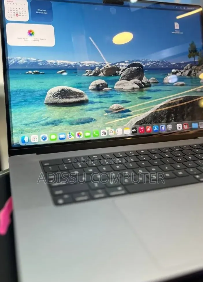 New Laptop Apple MacBook Pro 2023 M3 16GB Apple M3 Pro SSD 512GB