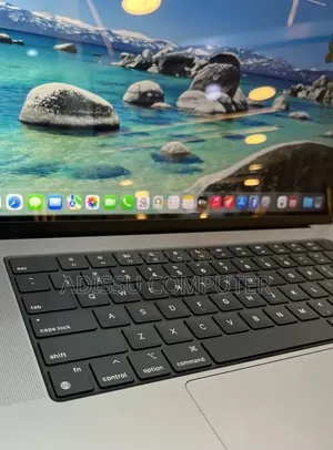New Laptop Apple MacBook Pro 2023 M3 16GB Apple M3 Pro SSD 512GB