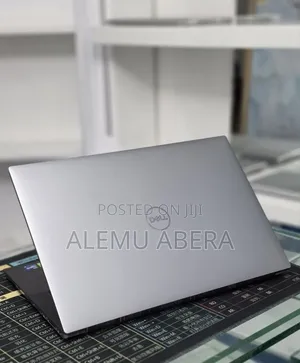 New Laptop Dell Precision 5560 16GB Intel Core i9 SSD 512GB