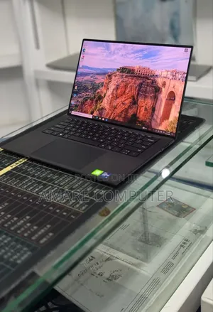 New Laptop Dell Precision 5560 16GB Intel Core i9 SSD 512GB