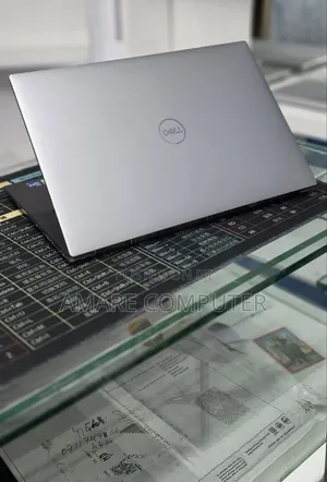 New Laptop Dell Precision 5560 16GB Intel Core i9 SSD 512GB