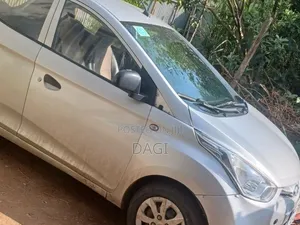 Hyundai Eon 2015 Silver