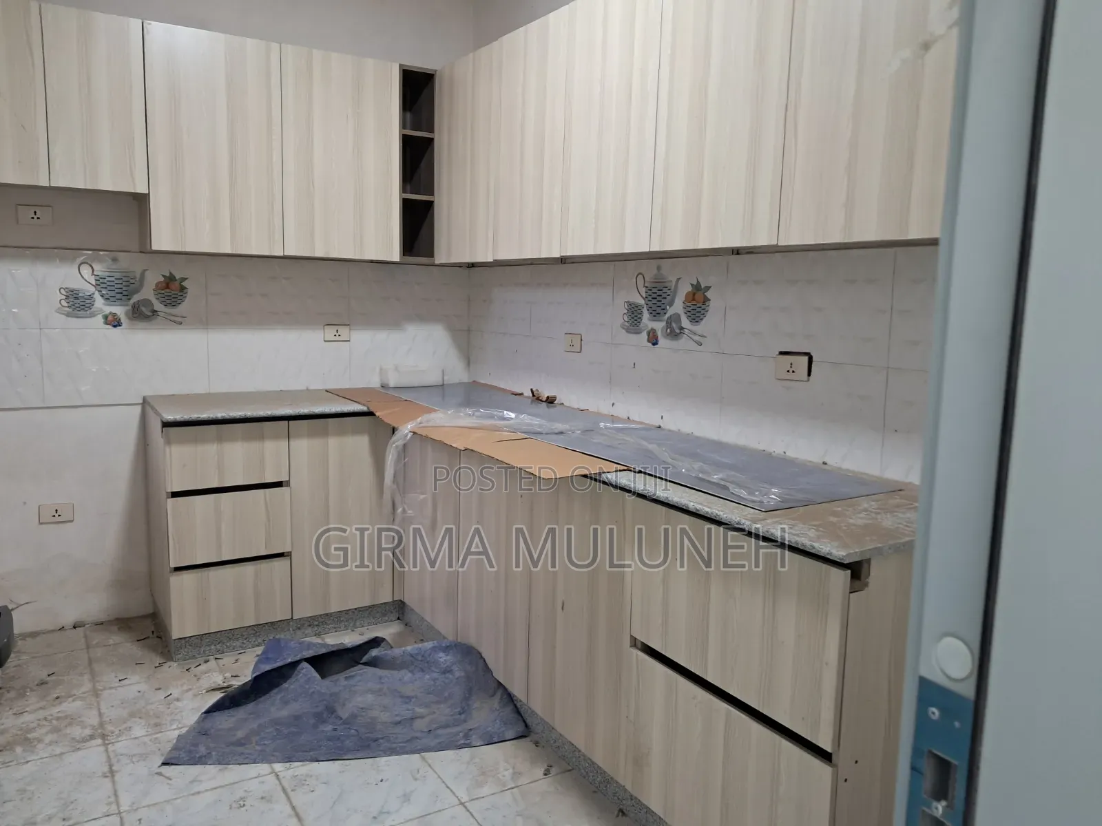 3bdrm Apartment in ሩፋኤል ቤተክርስቲያን አከባቢ, Gullele for sale