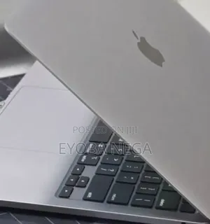 New Laptop Apple MacBook Pro 2022 M2 16GB Apple M2 SSD 512GB