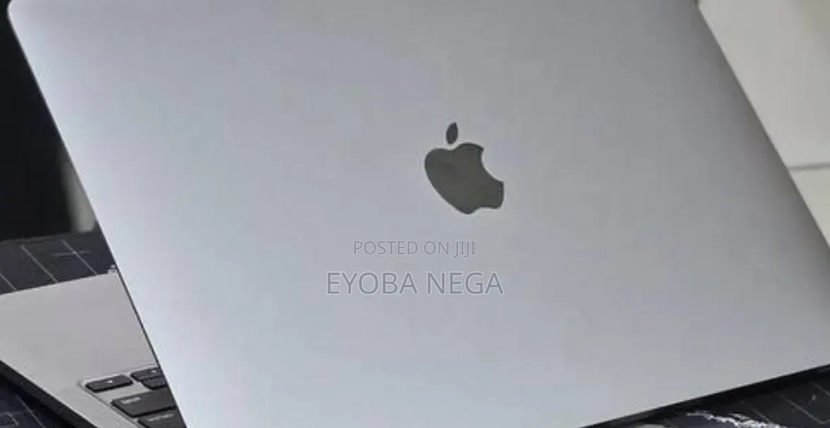 New Laptop Apple MacBook Pro 2022 M2 16GB Apple M2 SSD 512GB