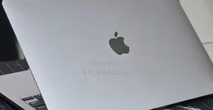 New Laptop Apple MacBook Pro 2022 M2 16GB Apple M2 SSD 512GB