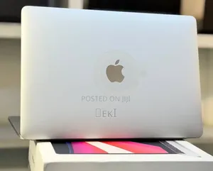 New Laptop Apple MacBook Pro 2020 M1 8GB Apple M1 SSD 512GB