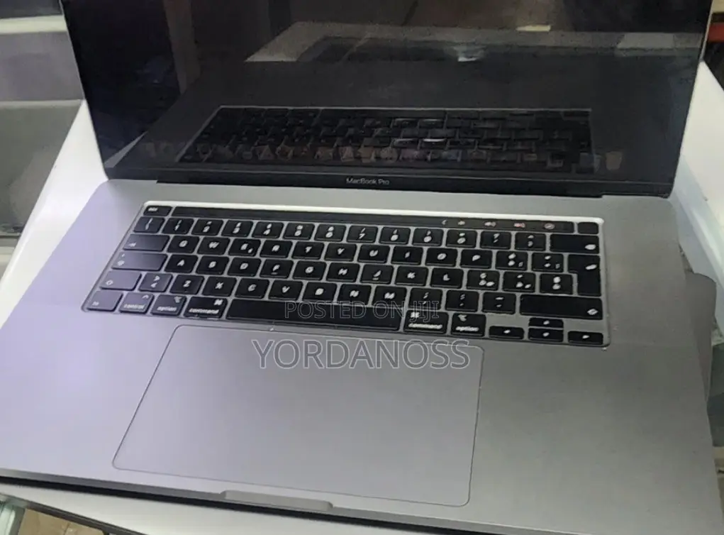 New Laptop Apple MacBook Pro 2019 16GB Intel Core i7 SSD 512GB