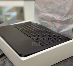 New Laptop Apple MacBook Pro 2025 M5 16GB Apple M5 SSD 1T