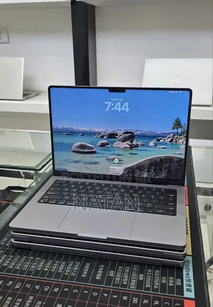 New Laptop Apple MacBook Pro 2021 M1 32GB Apple M1 Pro SSD 512GB