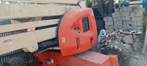 Self Propelled Telescopic Boom Lift