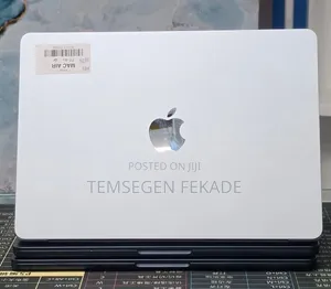 New Laptop Apple MacBook Air 2025 M4 16GB Apple M4 SSD 256GB
